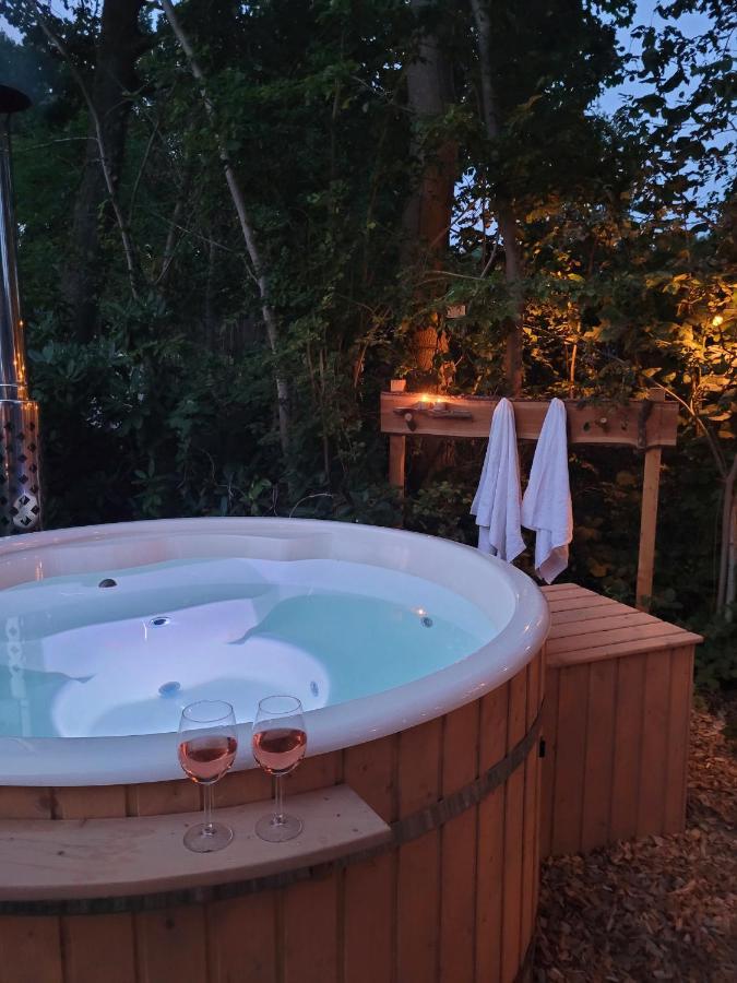 Retro Chic Wellness Met Hottub & Sauna Ewijk 外观 照片
